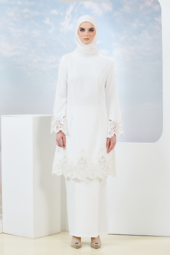 Inara Kurung in Off White