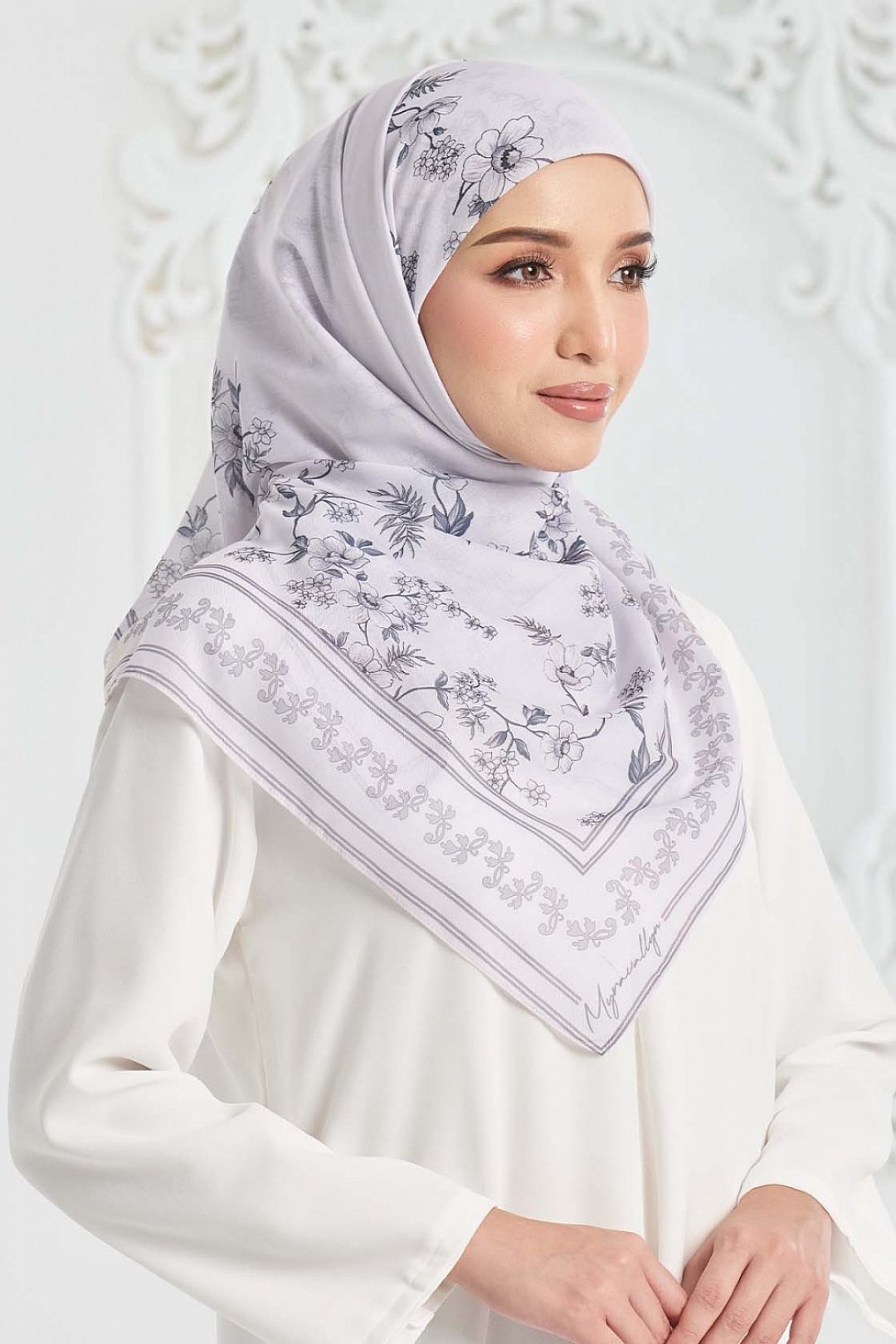 Chysan Printed Square - Porcelain White