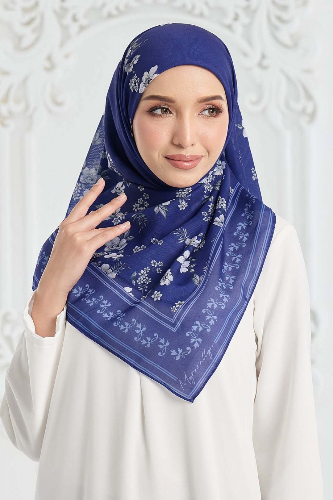 Chysan Printed Square - Royal Blue
