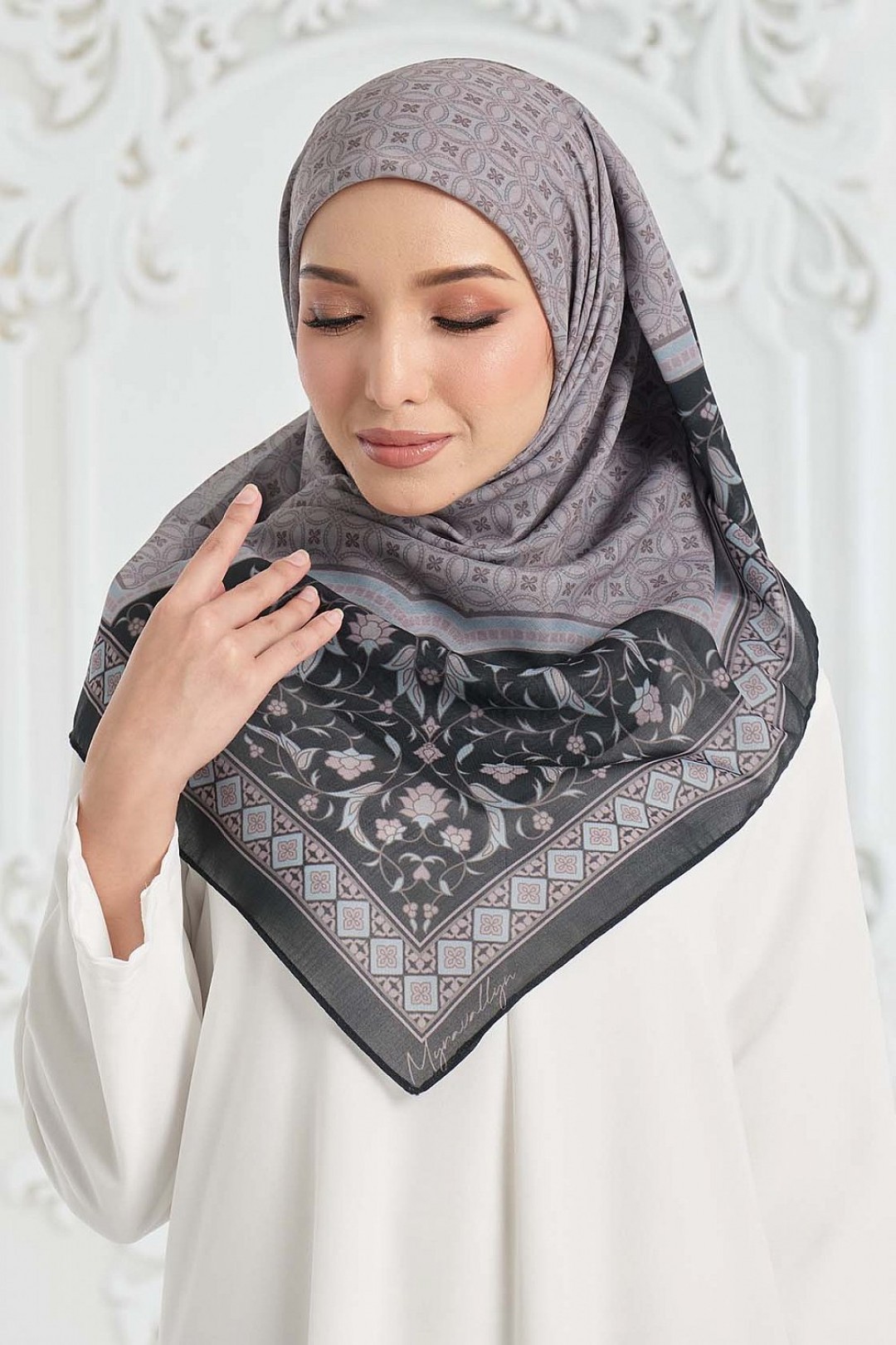 Torenia Printed Square - Coal Black