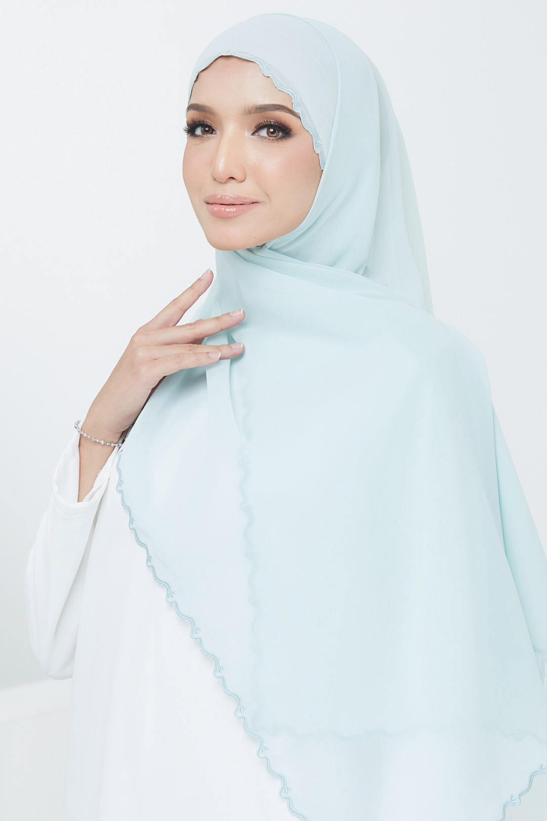 Vine Embroidery Shawl - Soft Green