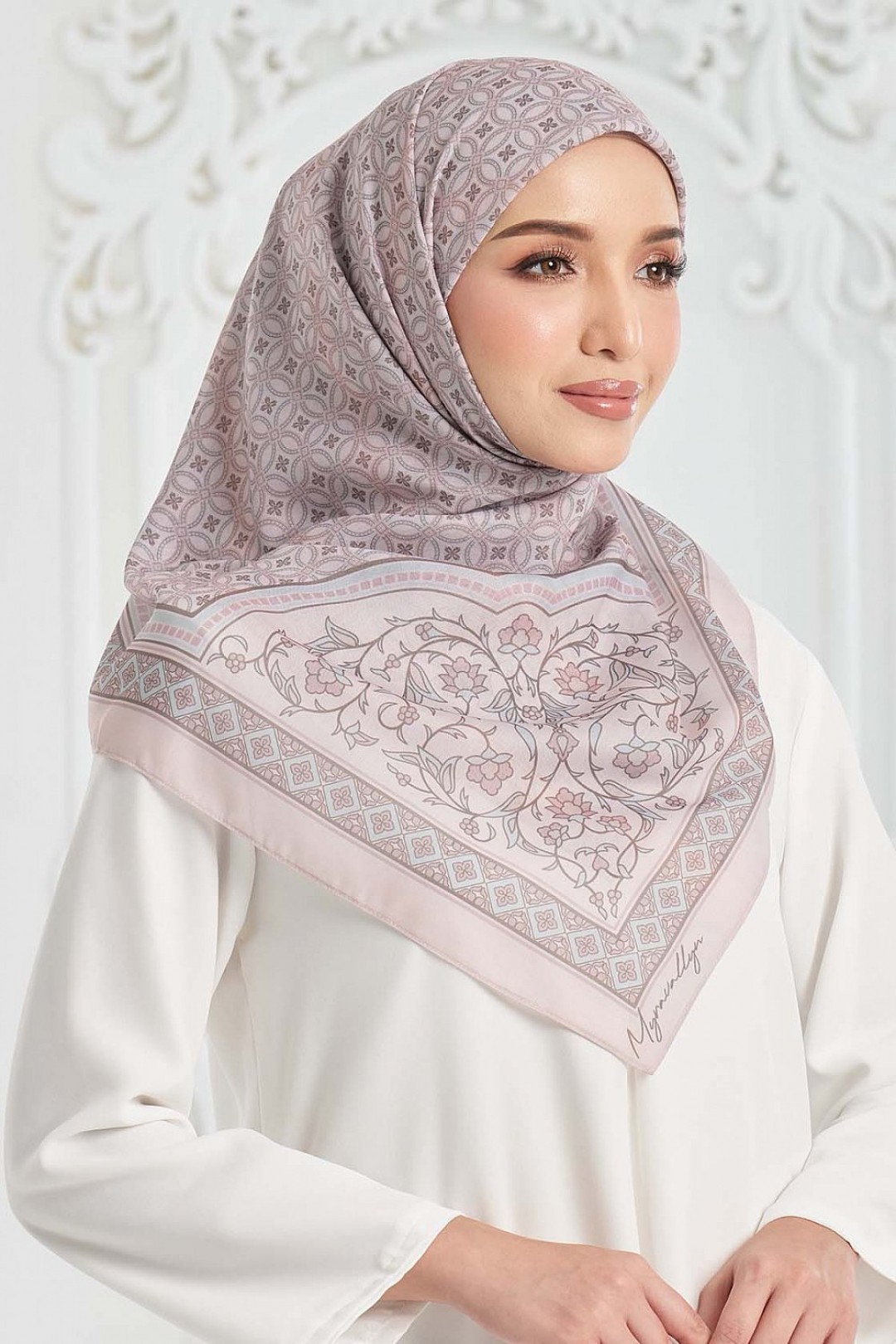 Torenia Printed Square - Sand Brown