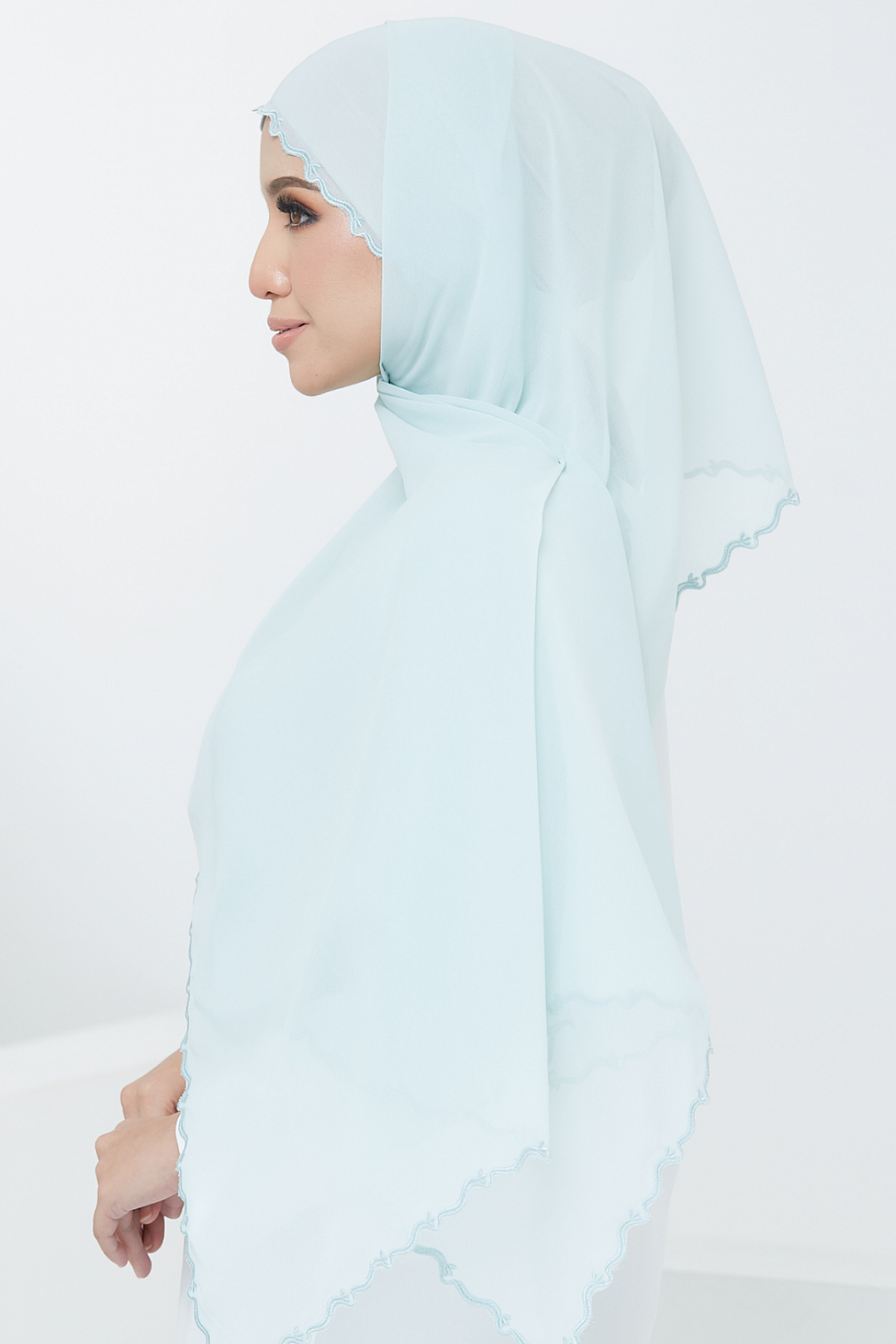 Vine Embroidery Shawl - Soft Green