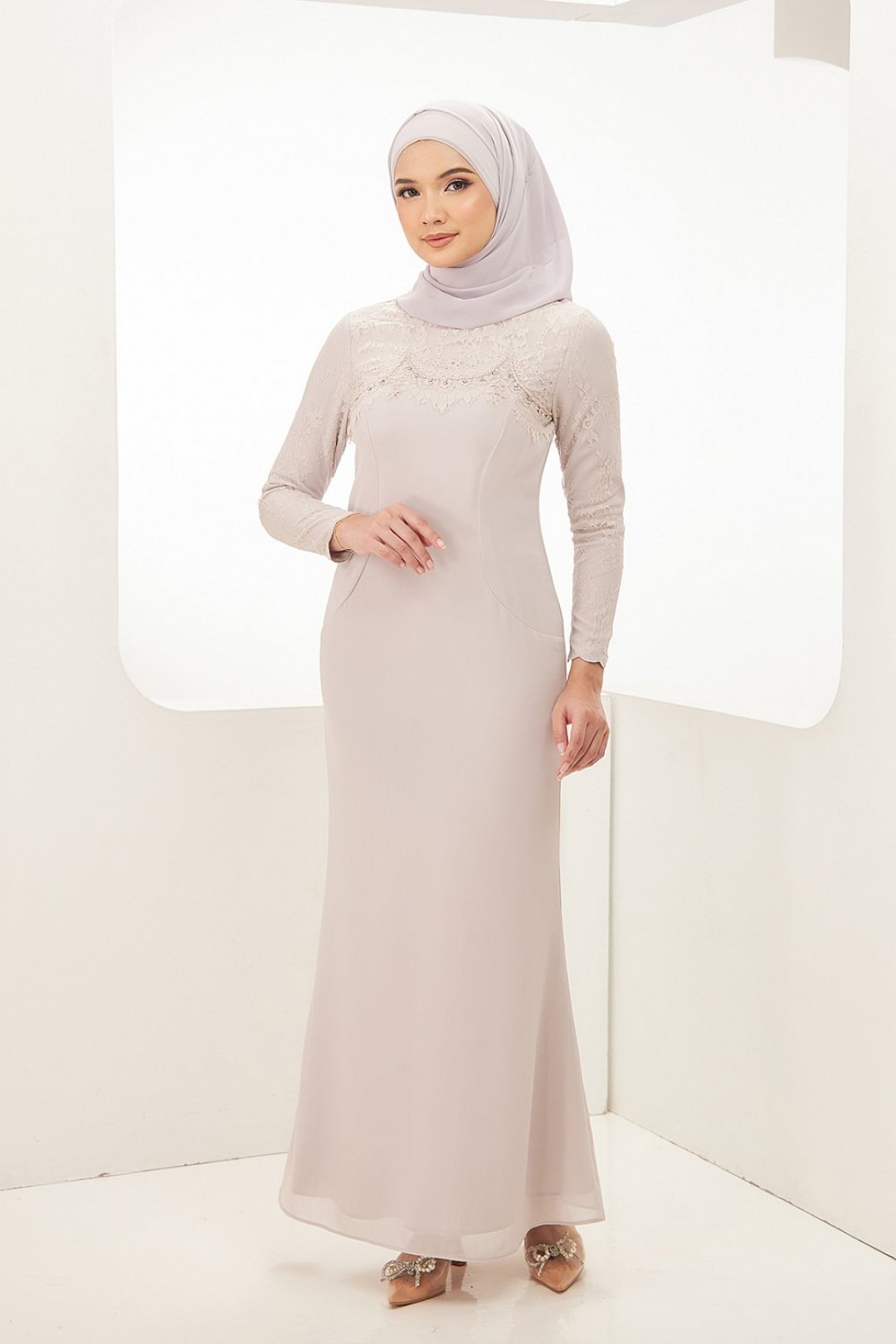 Beatrice Dress in Light Gray