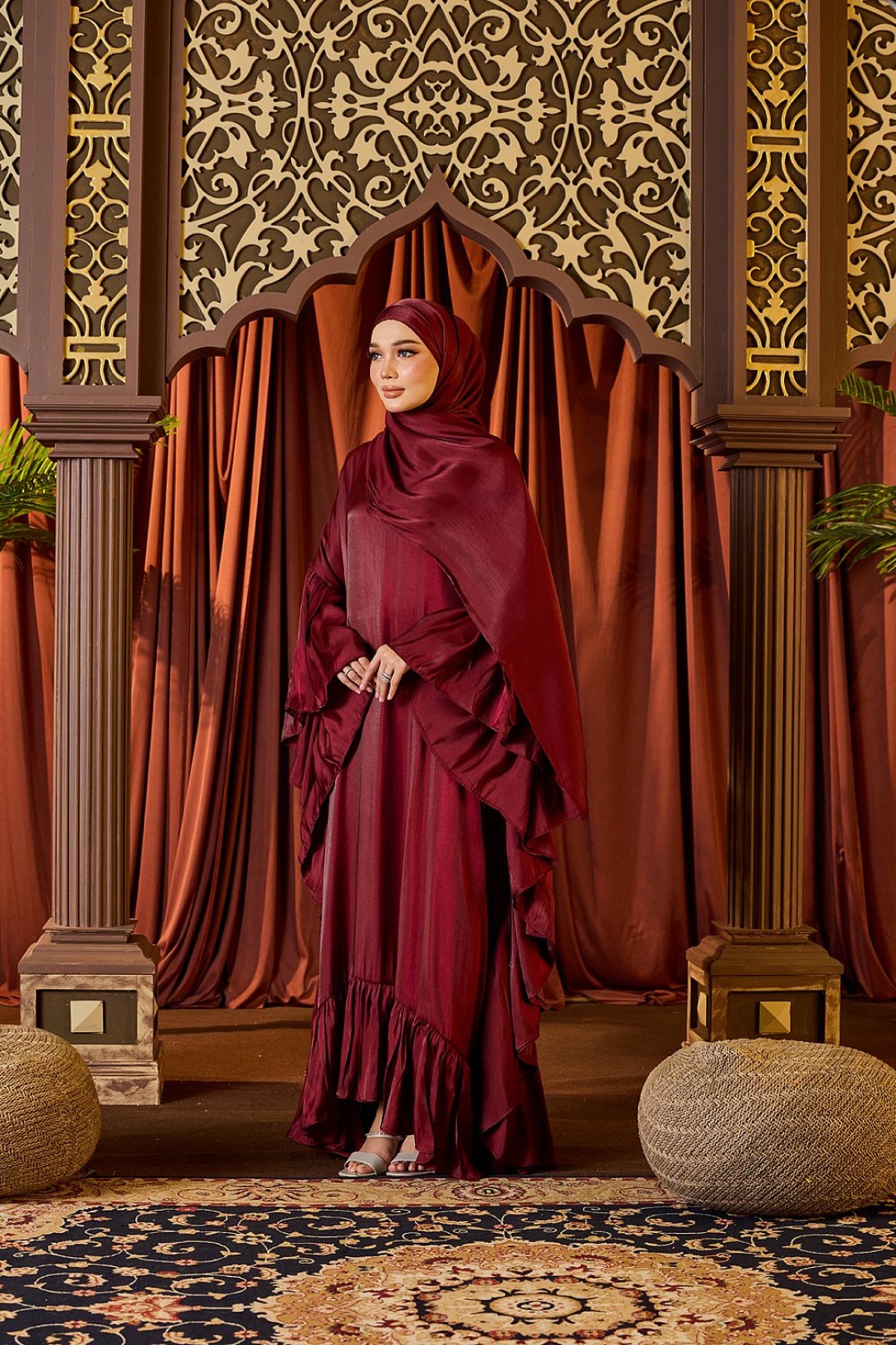 Warda Abaya in Maroon