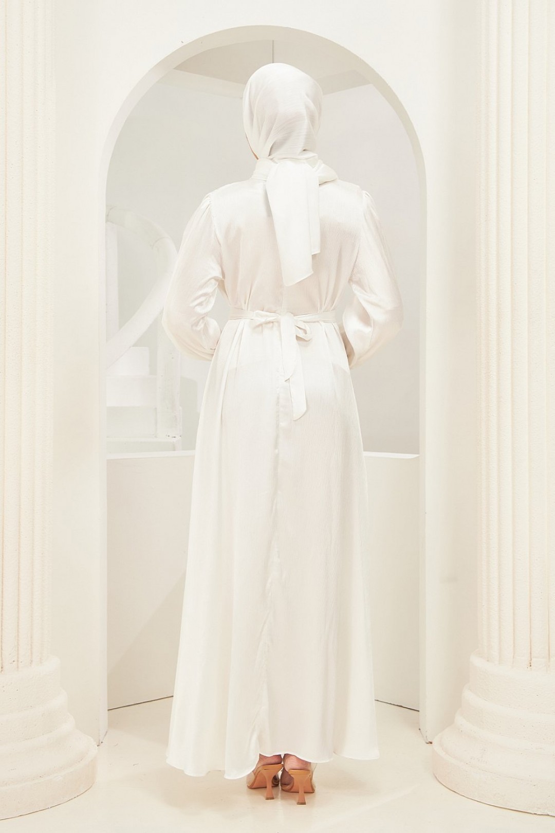 Iliana Abaya Dress in Off White
