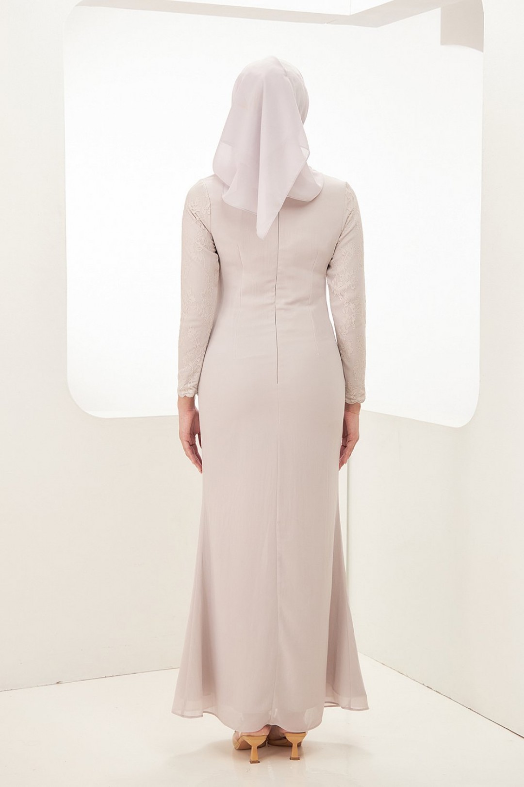 Beatrice Dress in Light Gray
