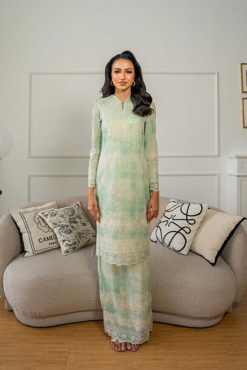 Elini Kurung Modern in Green