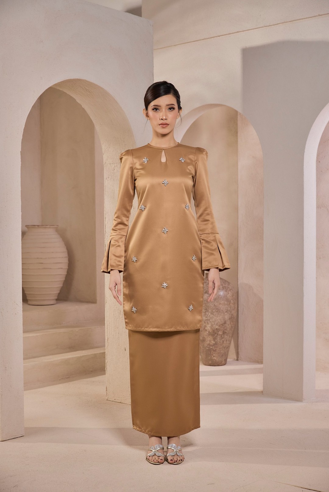 Camellia Kurung in Brown