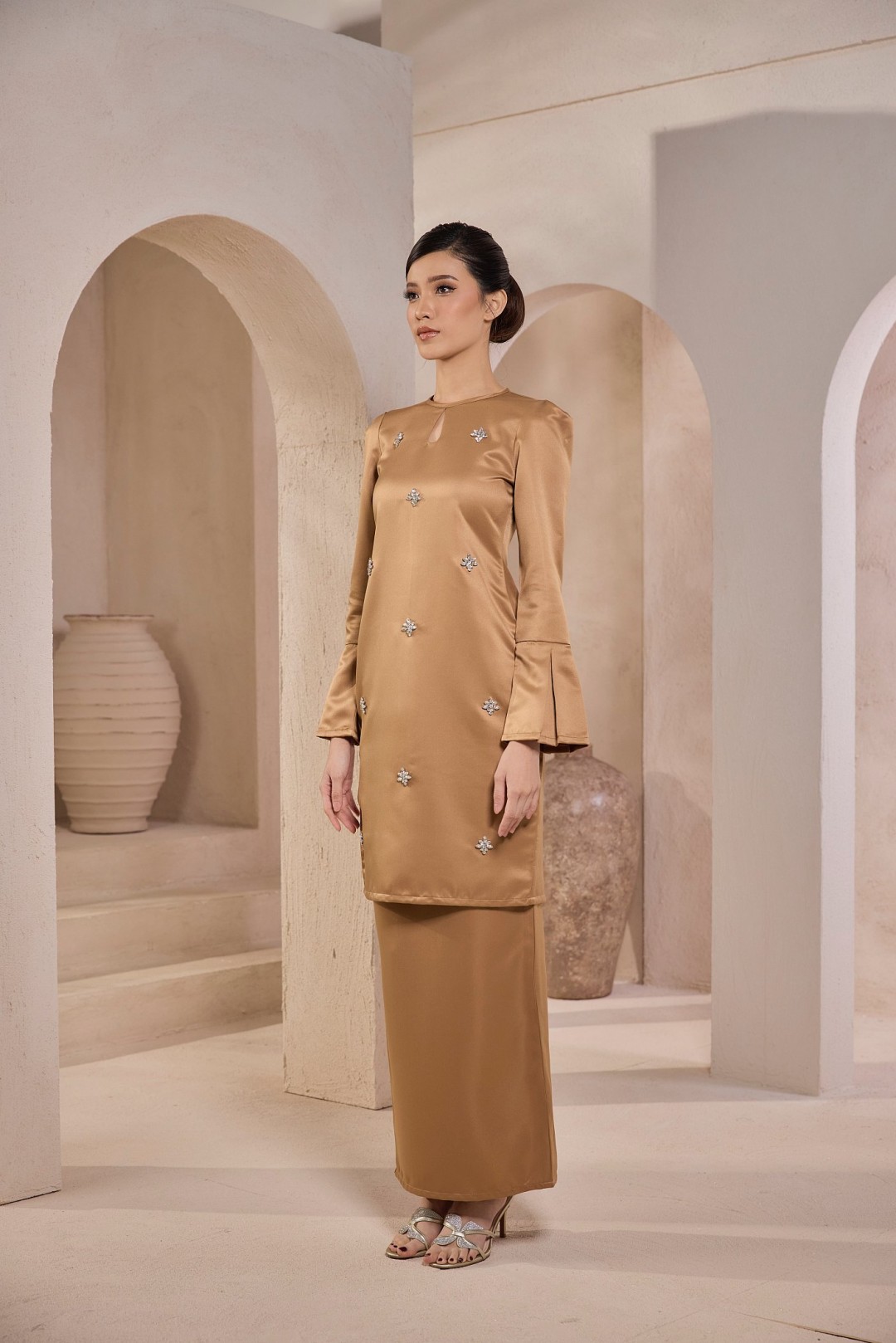 Camellia Kurung in Brown