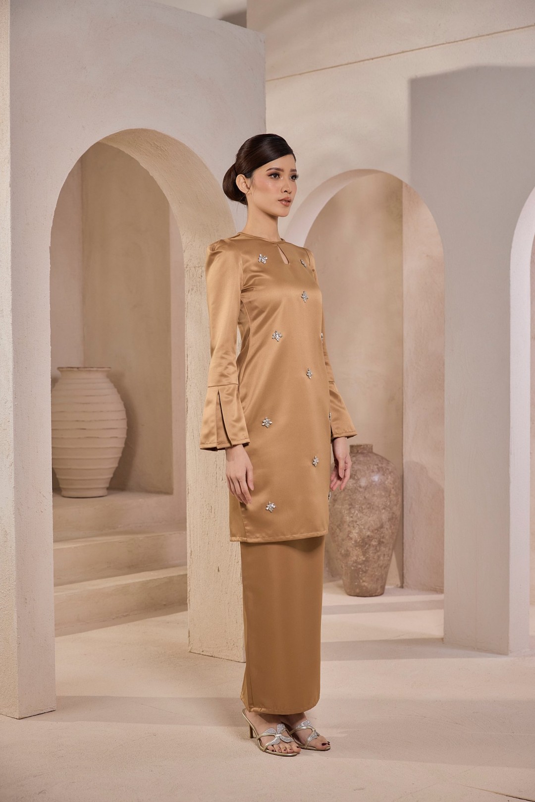 Camellia Kurung in Brown
