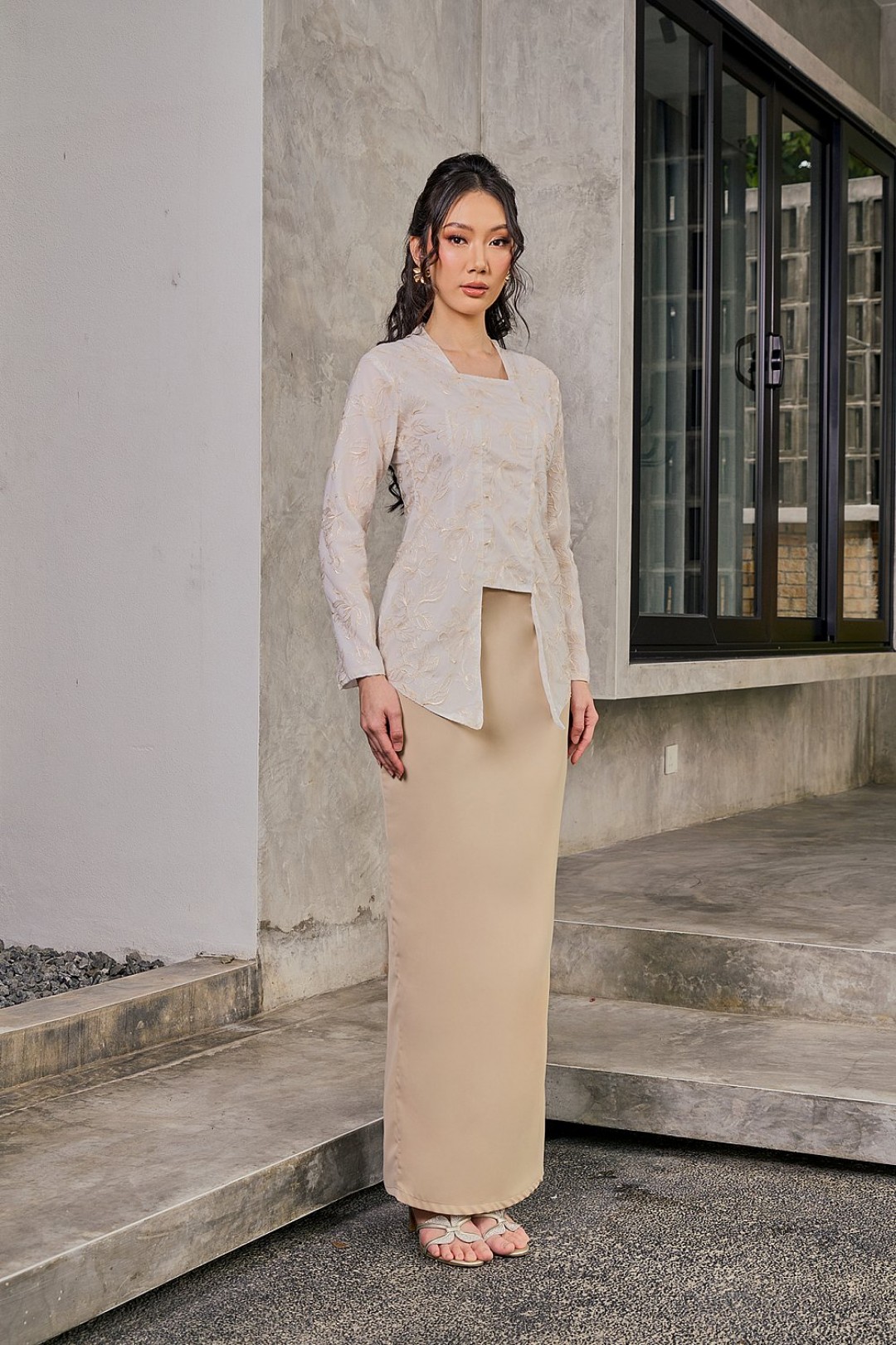 Nikita Kebaya in Champagne