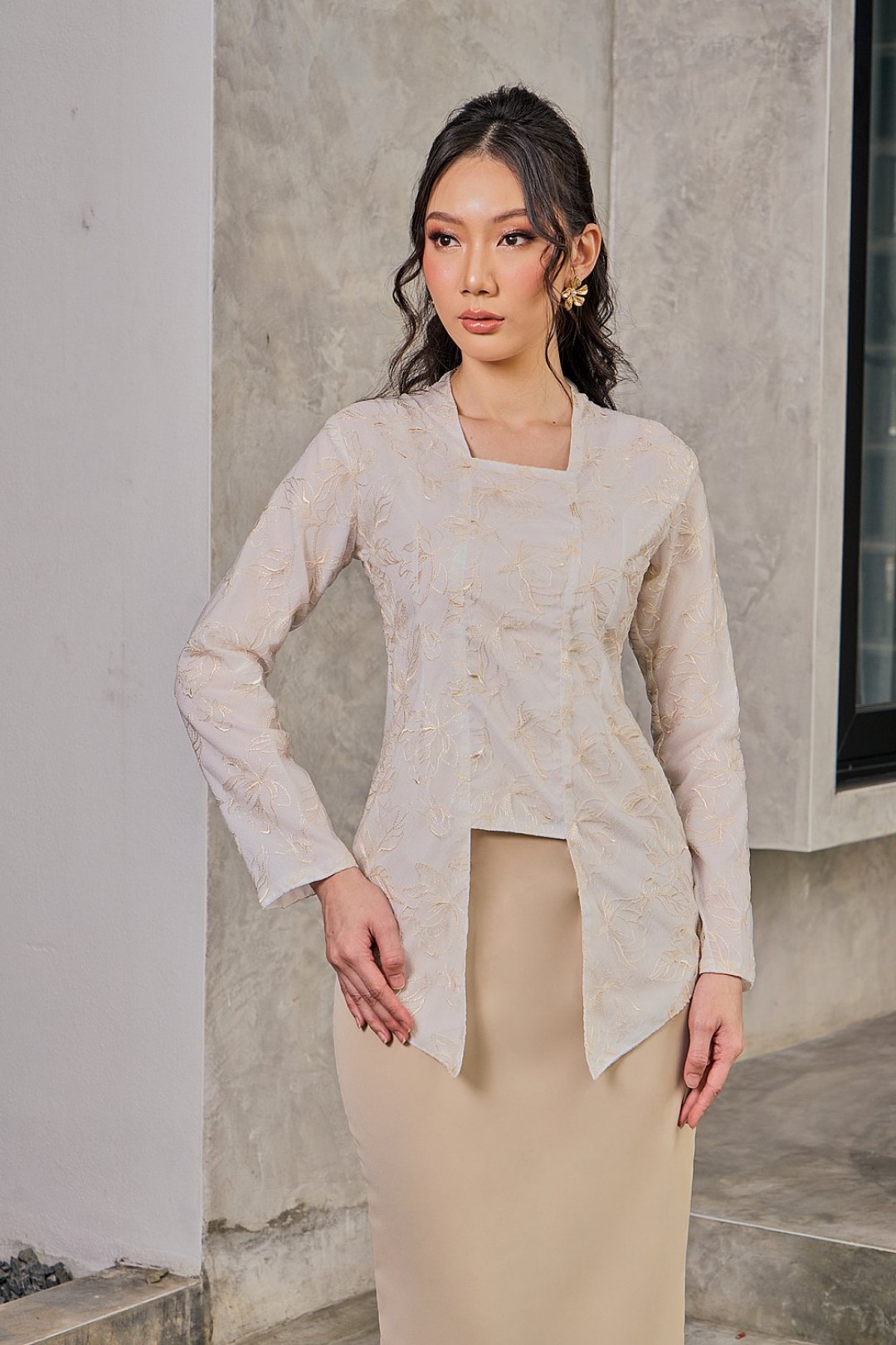 Nikita Kebaya in Champagne