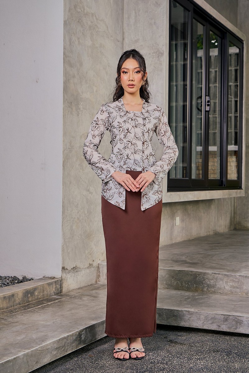 Nikita Kebaya in Rich Brown