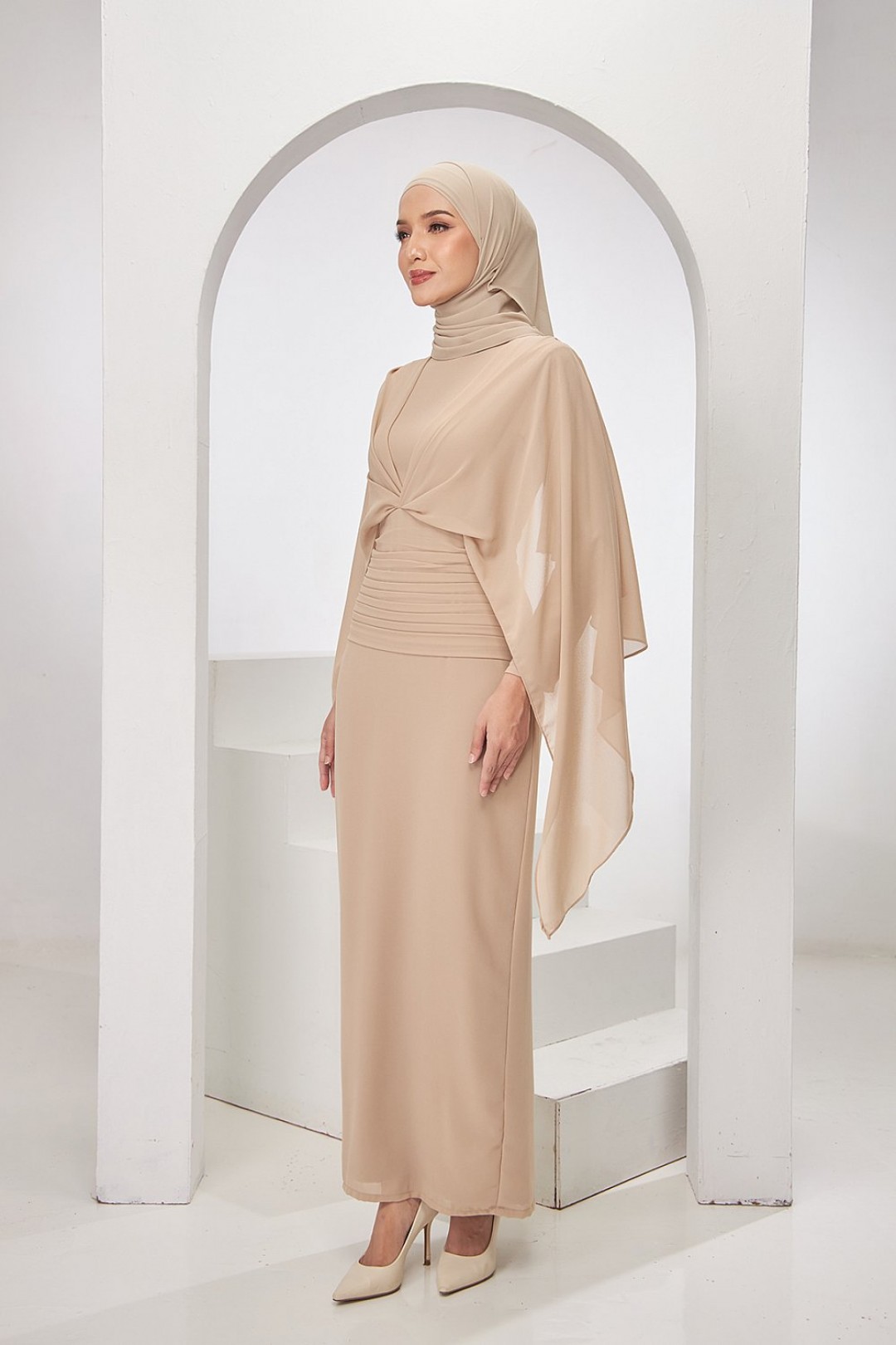 Rylee Dress in Champagne