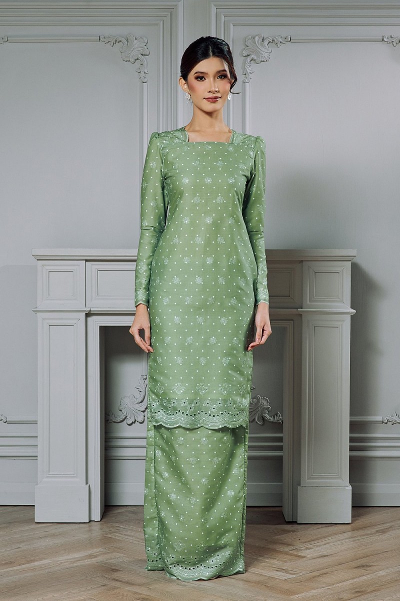 Thiana Kurung in Garden Sage