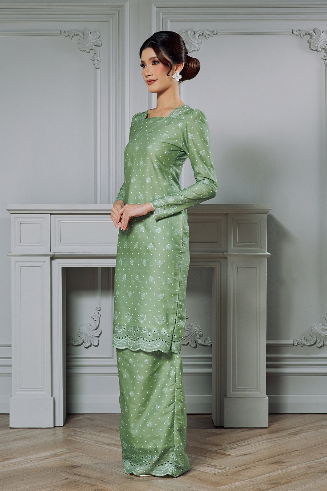 Thiana Kurung in Garden Sage