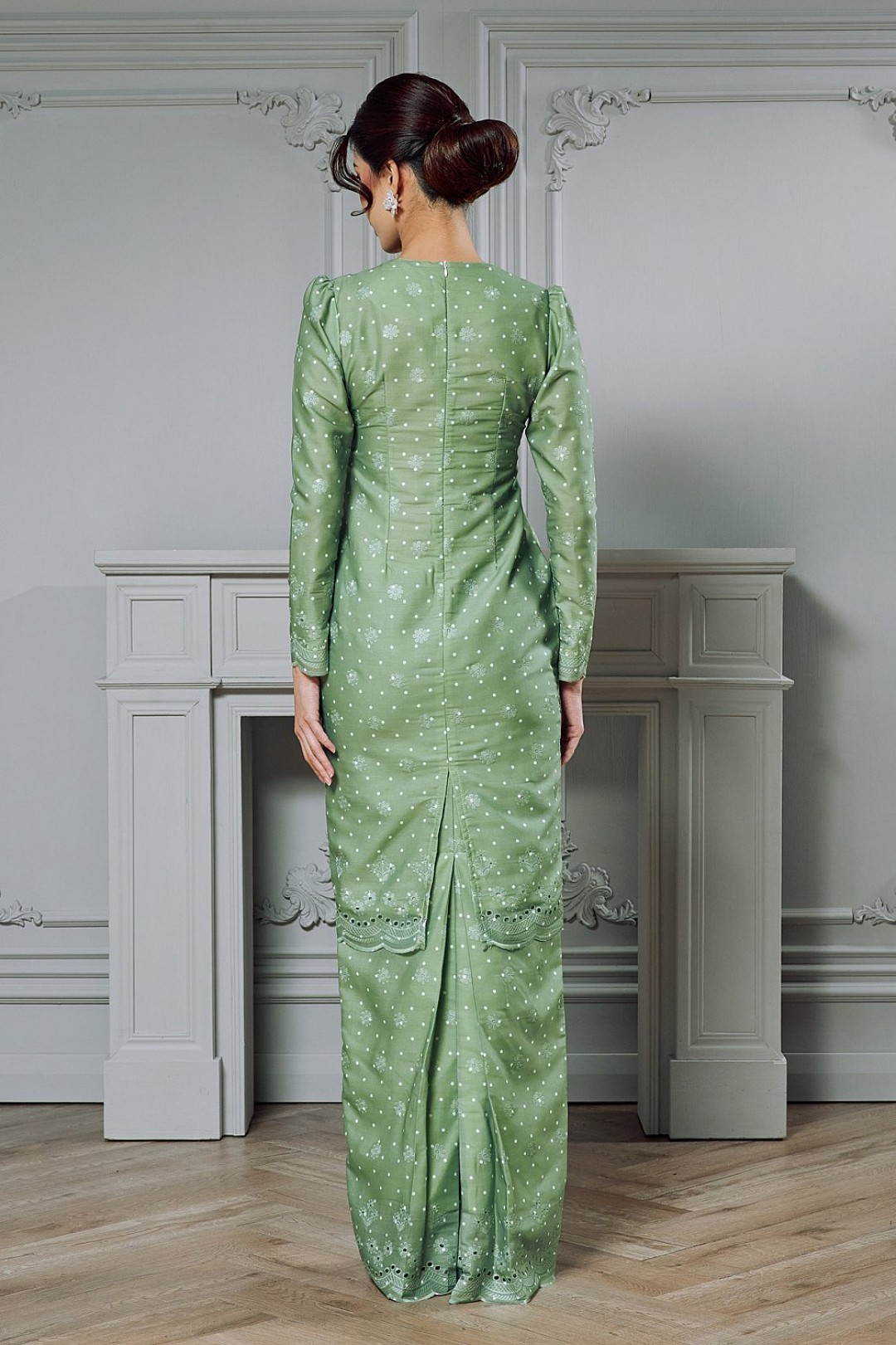 Thiana Kurung in Garden Sage