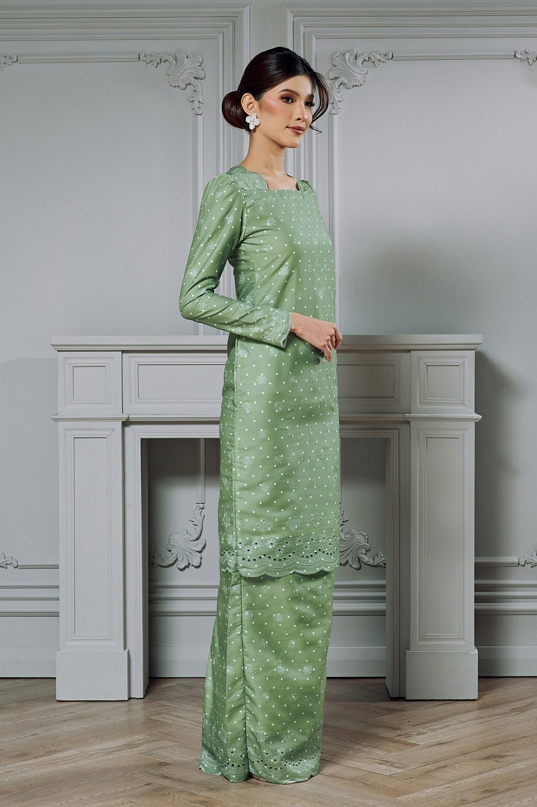 Thiana Kurung in Garden Sage