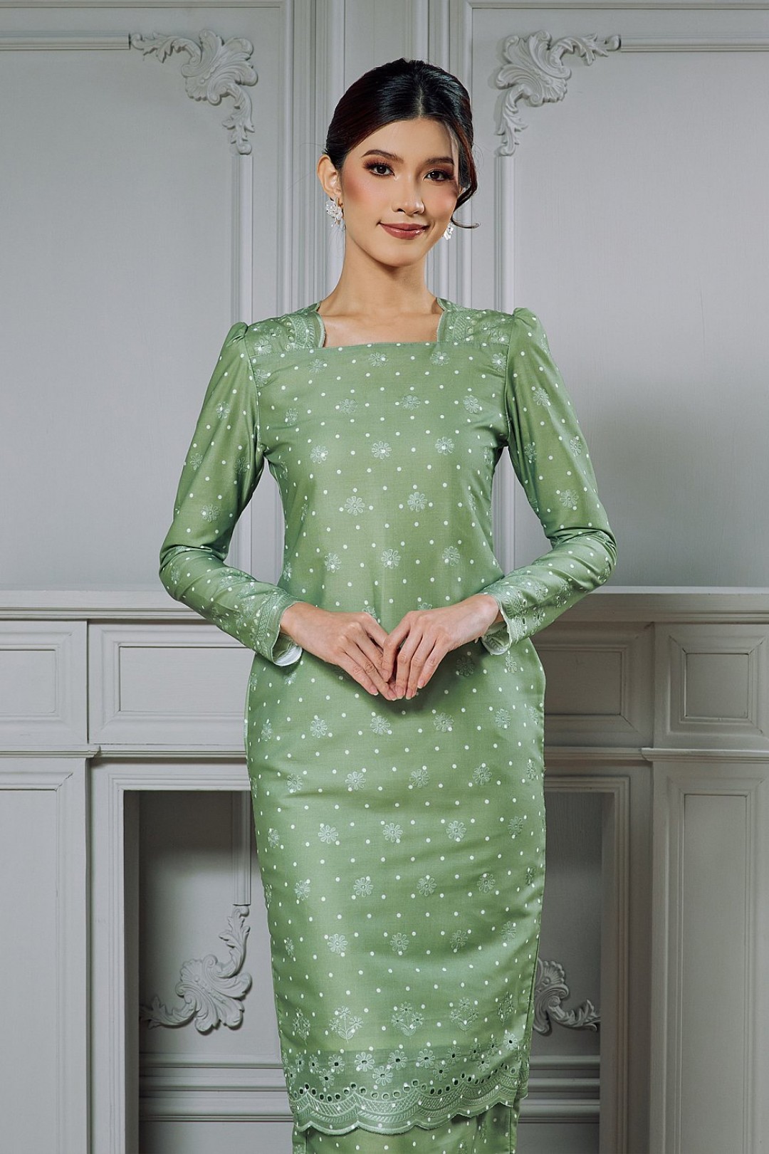Thiana Kurung in Garden Sage