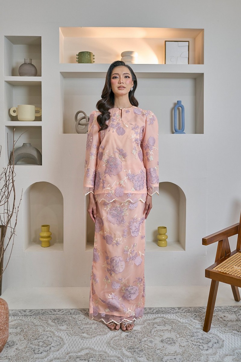 Juwita Mini Kurung in Peach
