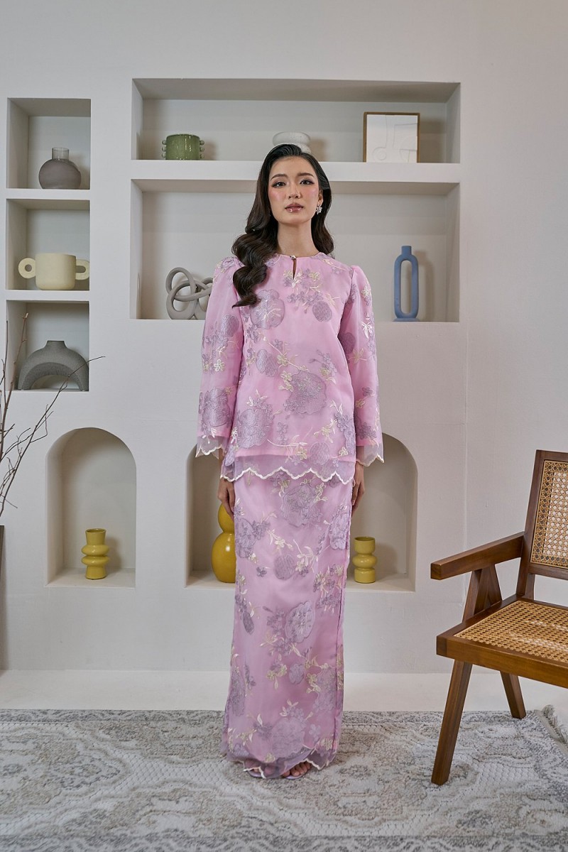 Juwita Mini Kurung in Pink