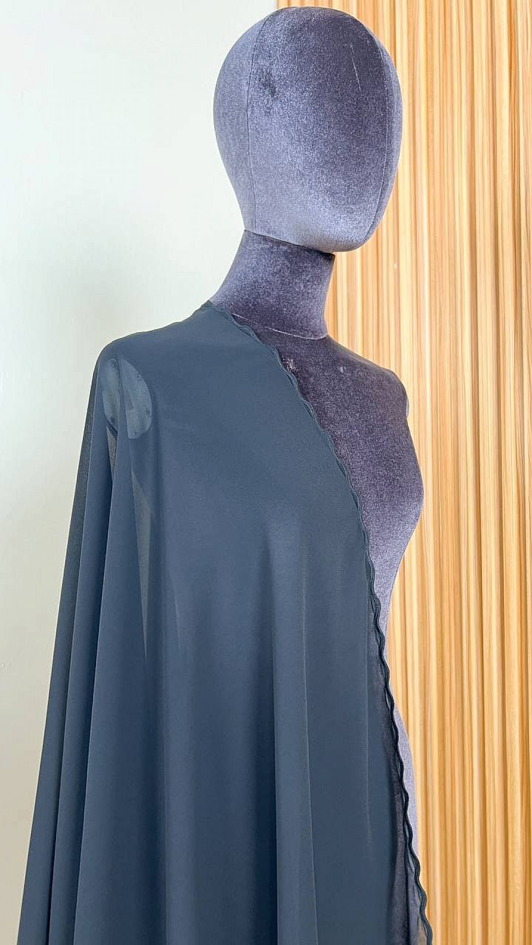 Embroidery Shawl in Black