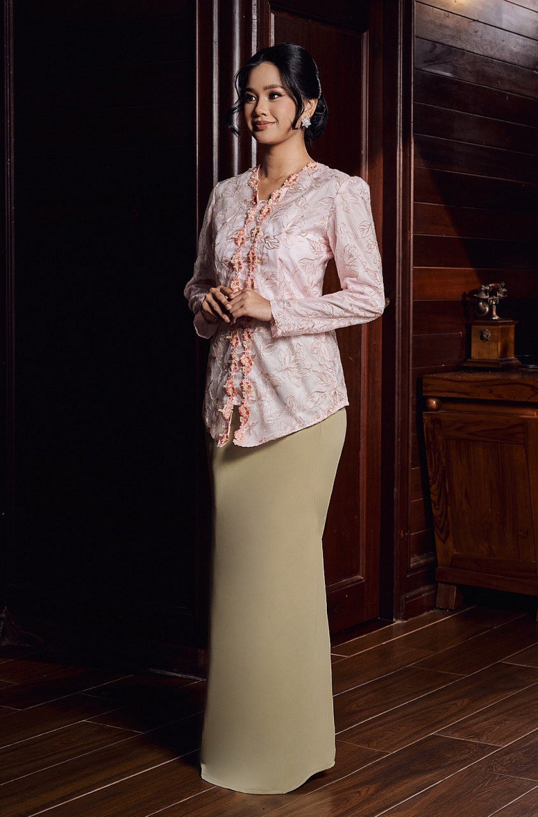 Anggun Kebaya in Pink