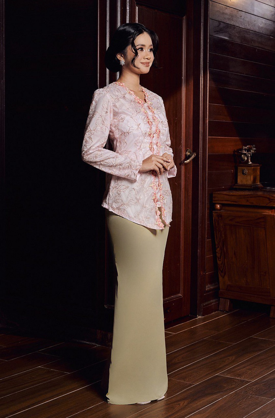 Anggun Kebaya in Pink