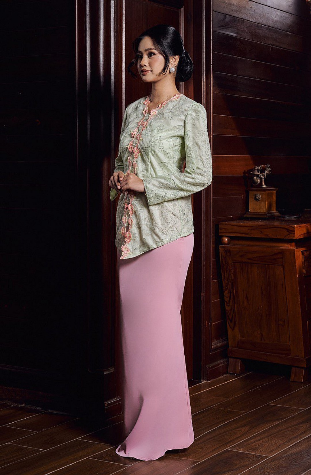 Anggun Kebaya in Green