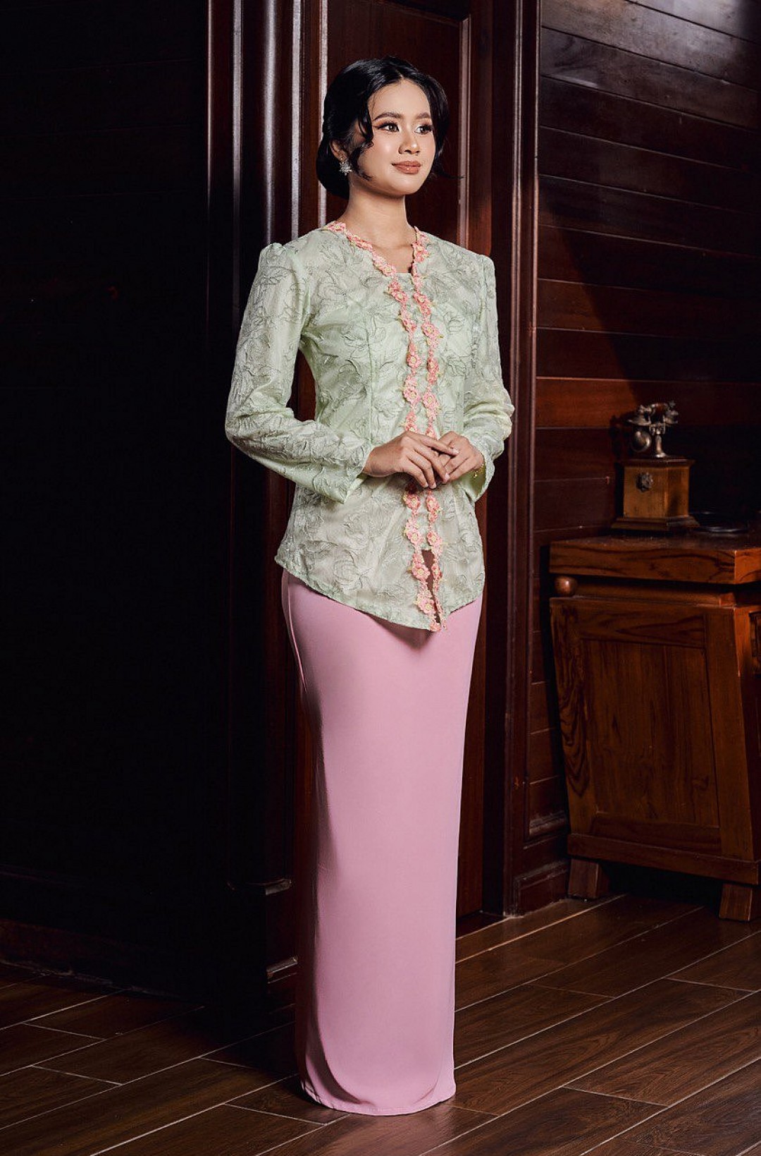 Anggun Kebaya in Green