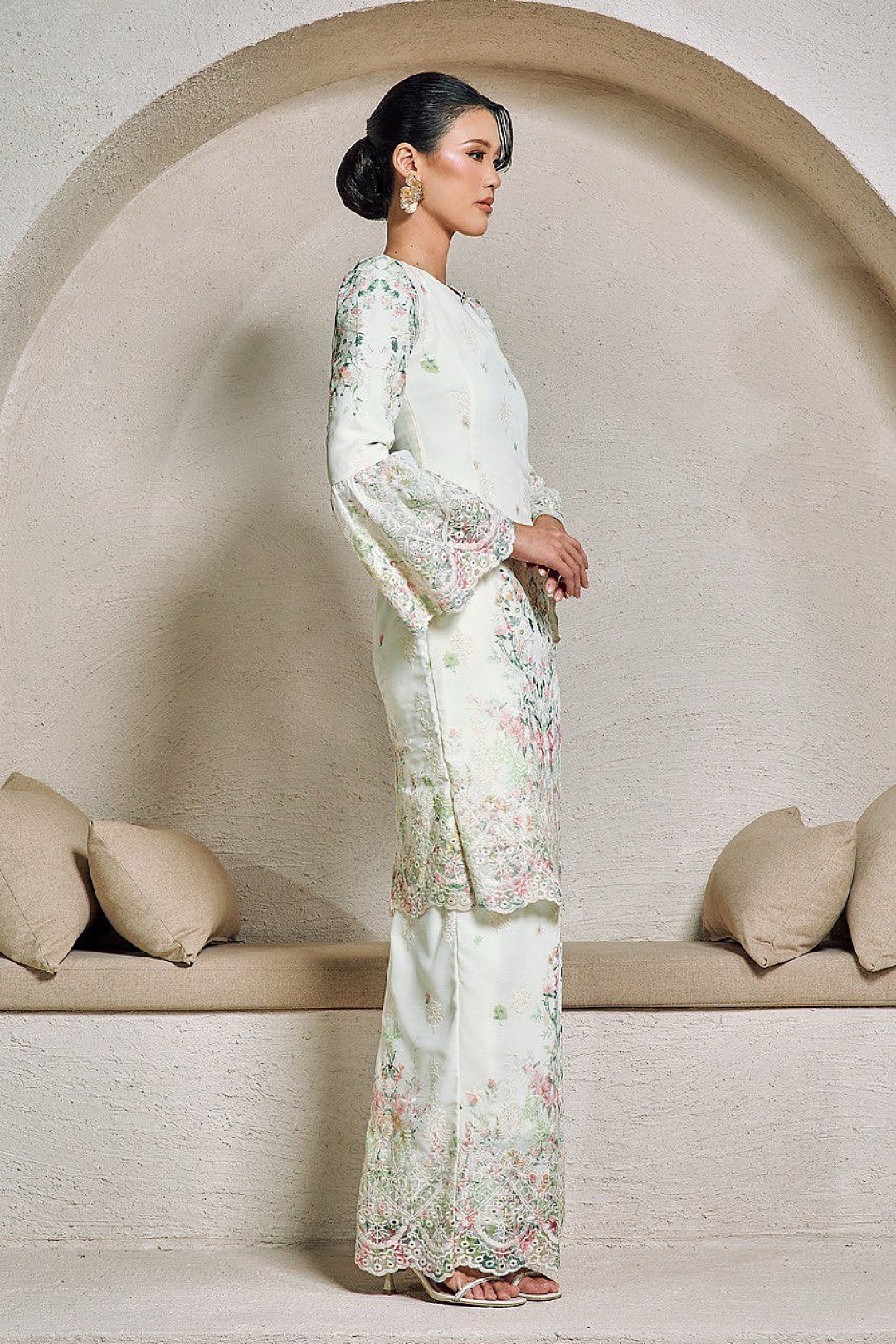 Lucia kurung in Light Yellow
