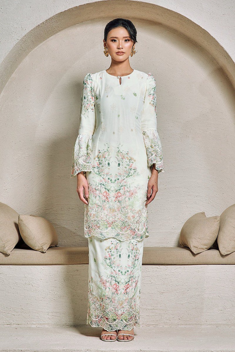 Lucia kurung in Light Yellow