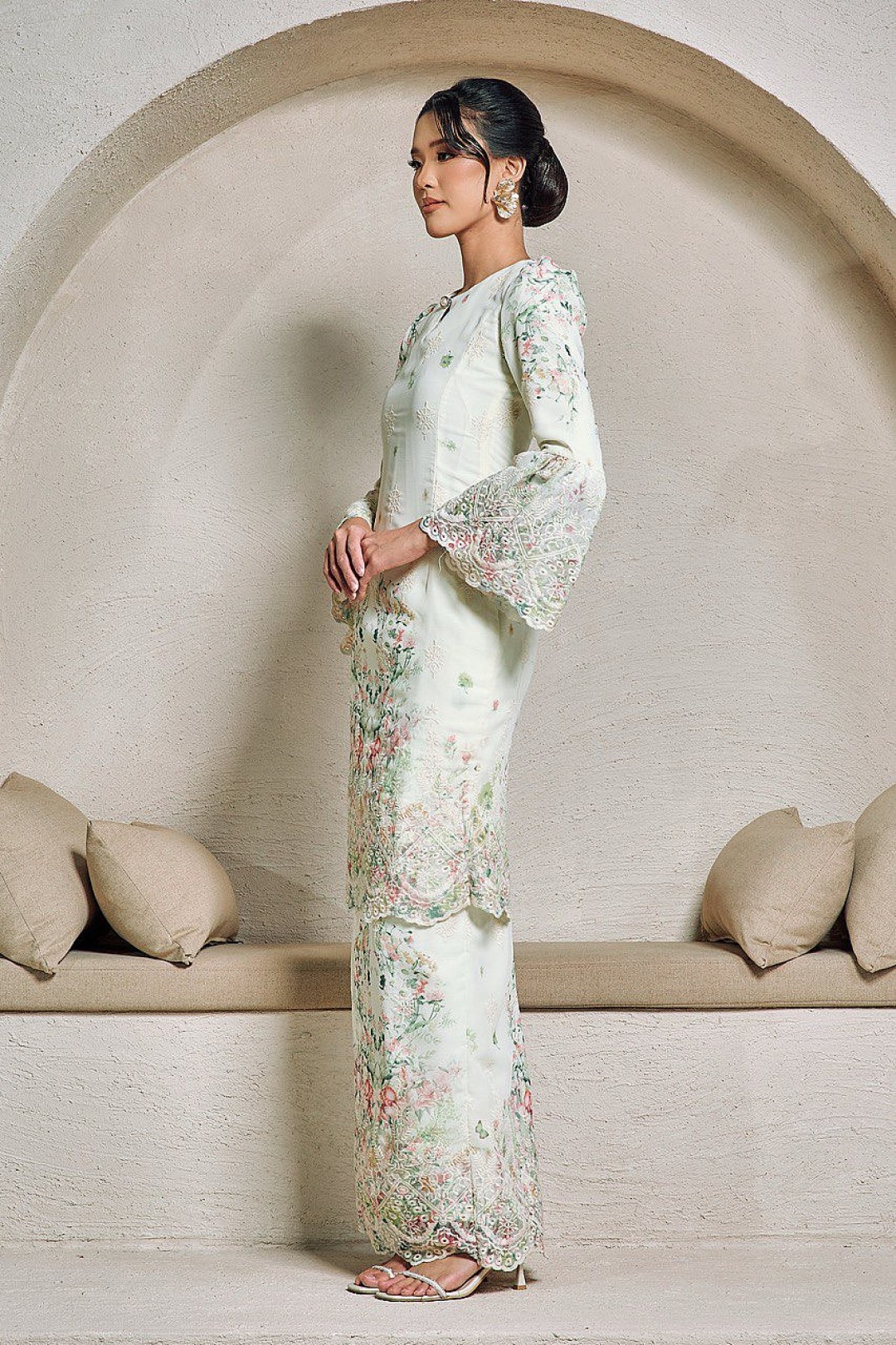 Lucia kurung in Light Yellow