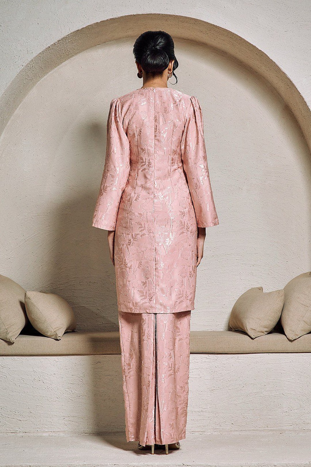 Adelia Kebaya in Salmon Peach