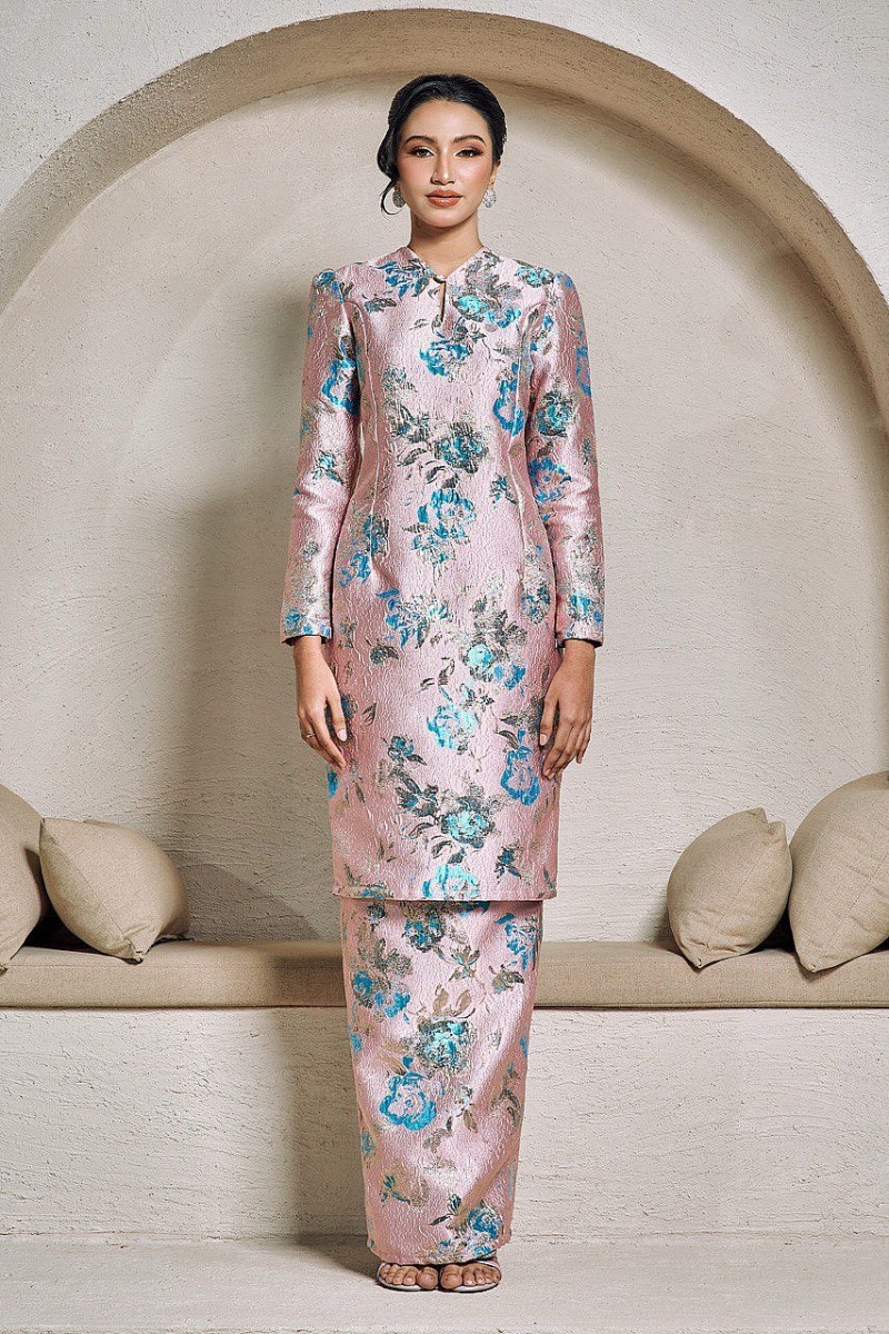 Leonara Kurung in Pink