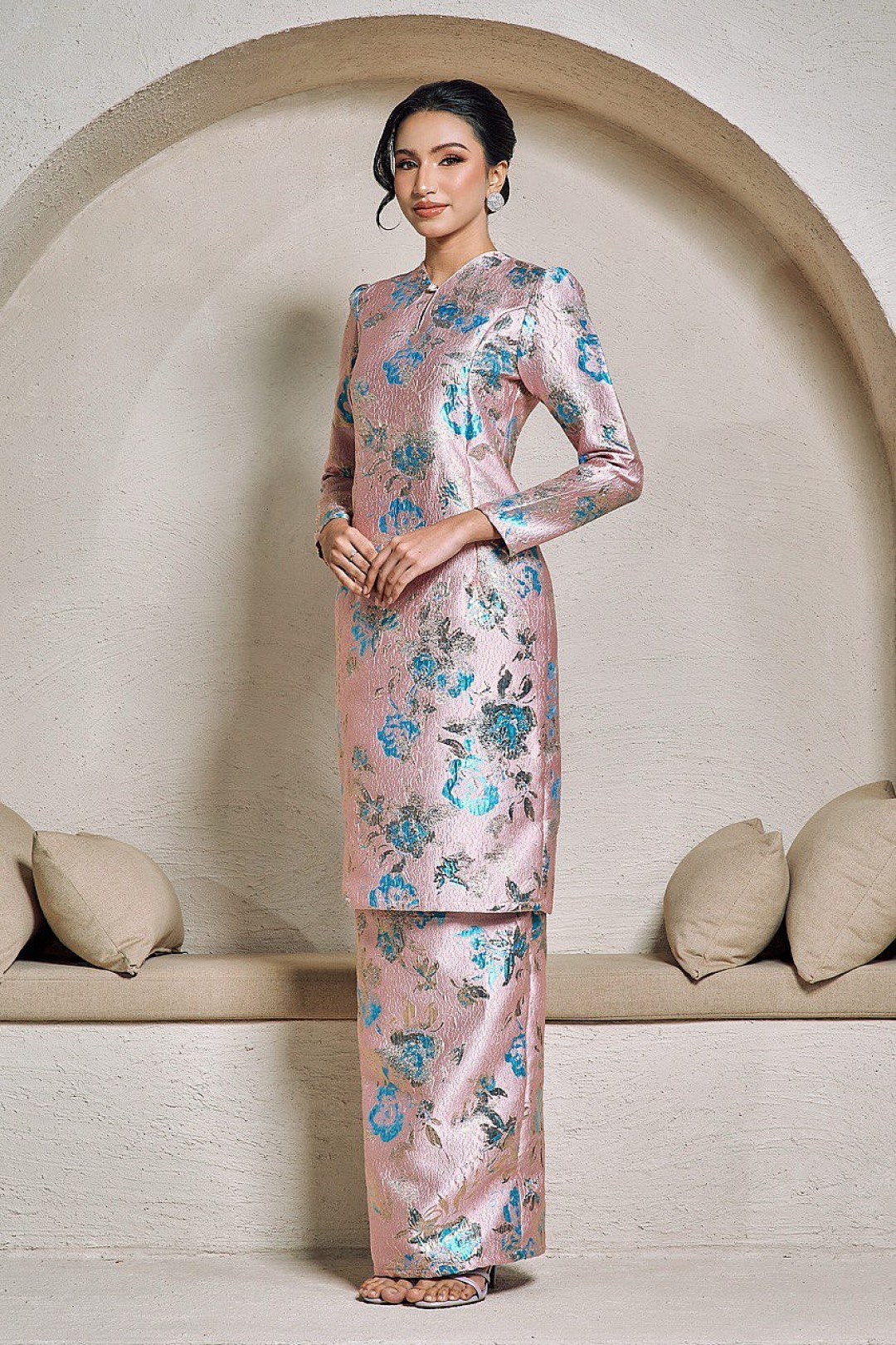 Leonara Kurung in Pink