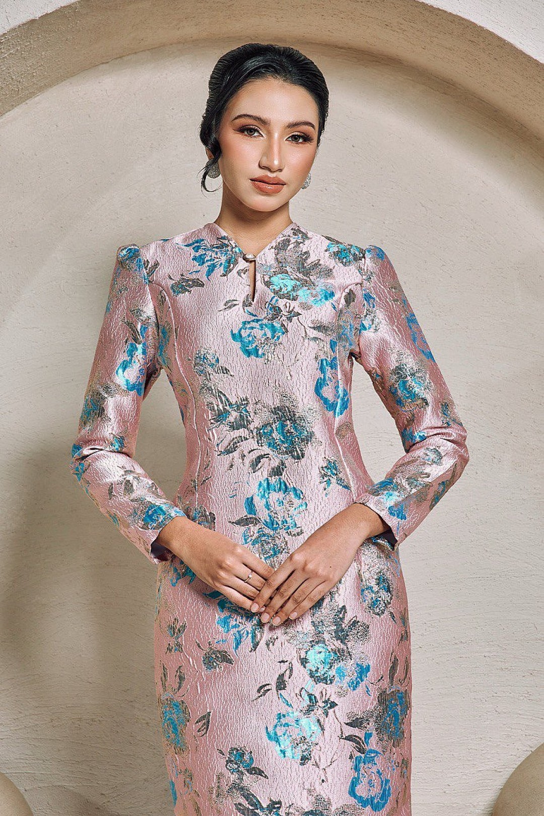 Leonara Kurung in Pink