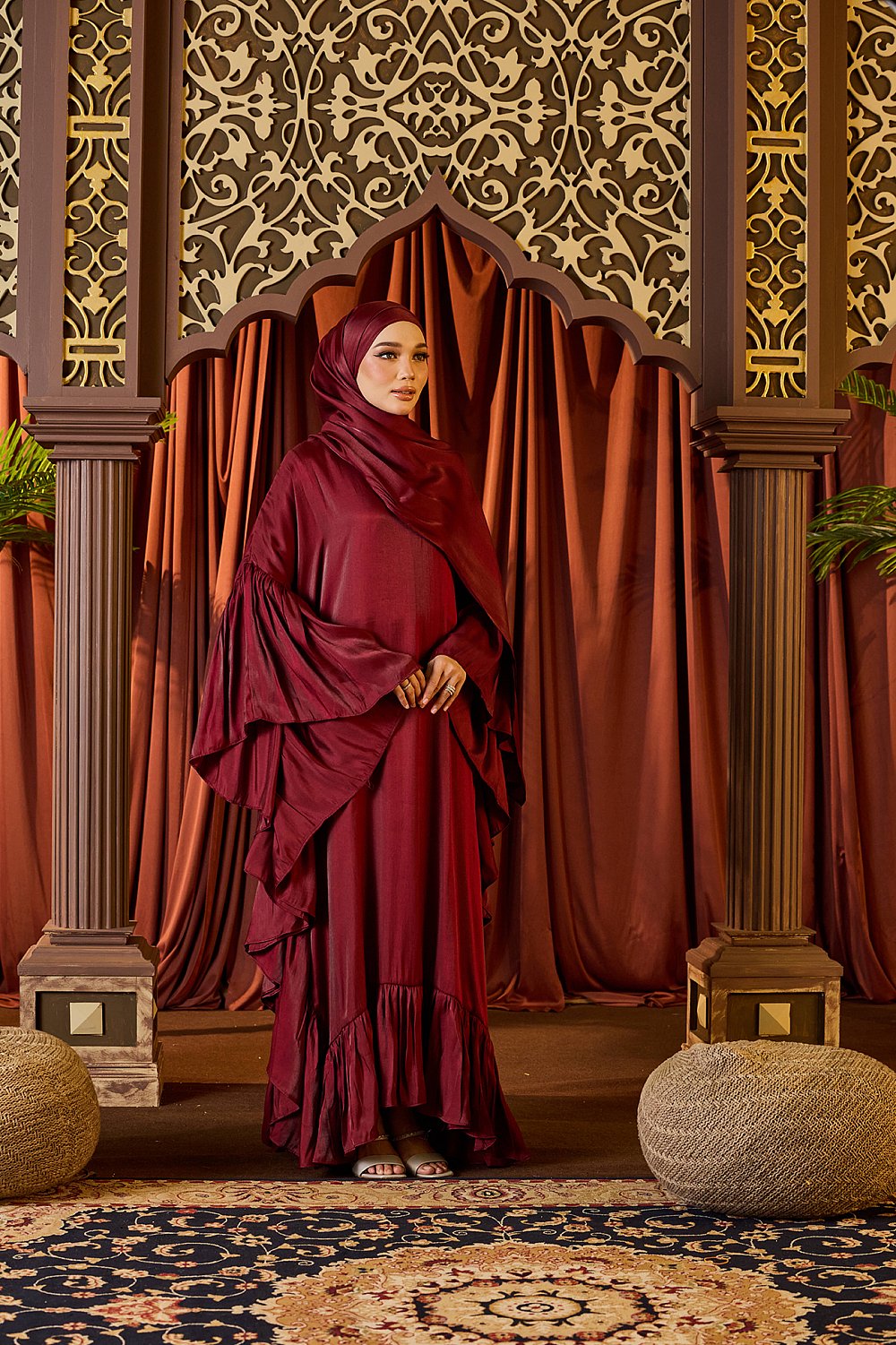 Warda Abaya in Maroon