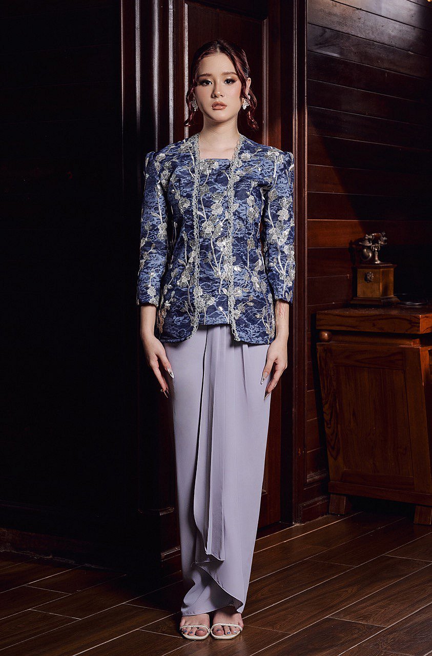 Riana Kebaya in Blueberry